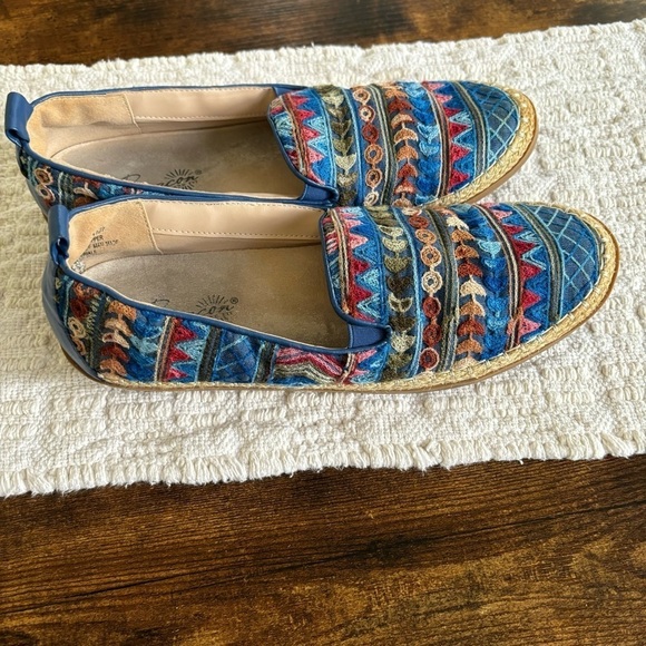 Beacon Embroidered Bohemian Espadrille slip on flats Size 12 N - Picture 1 of 8